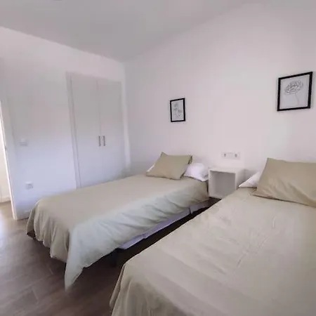 Apartamento Reformado Con Aparcamiento. Playa 5min A Pie. Apartment